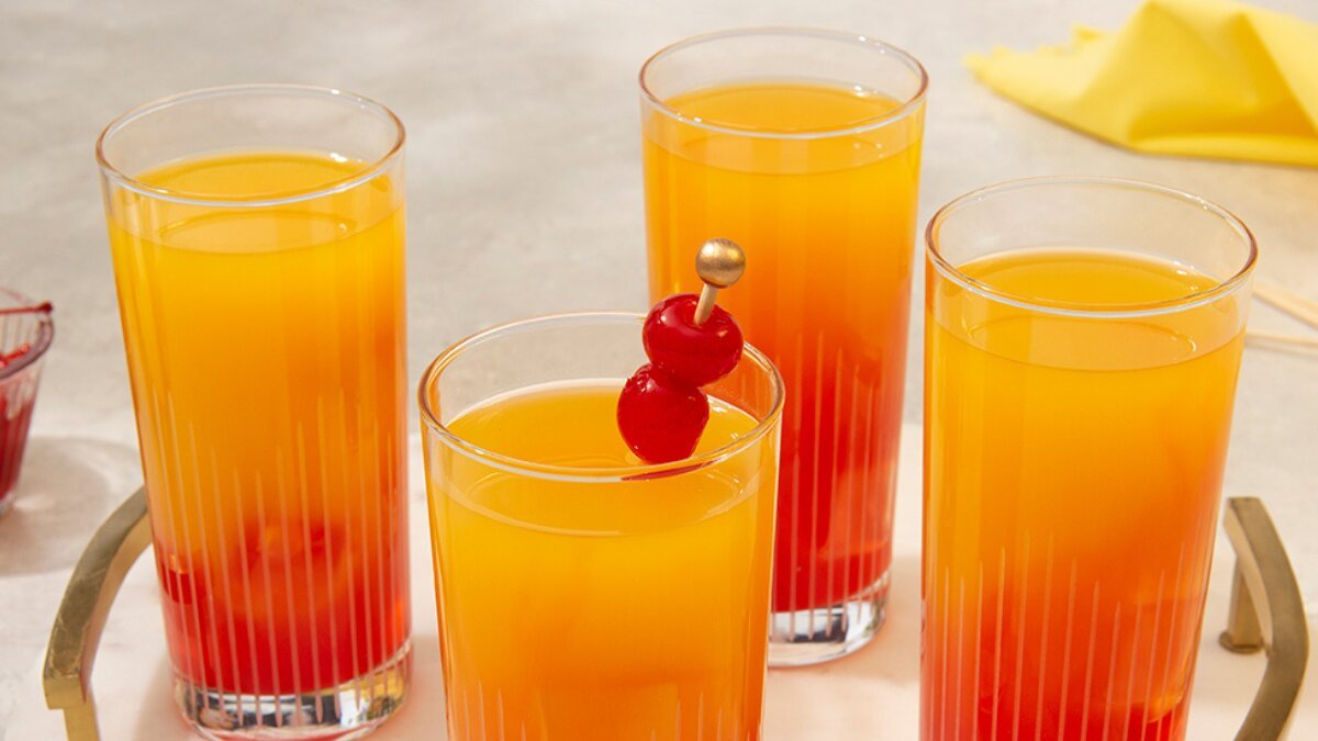 How to make a mango sunrise cocktail at home in 5 easy steps