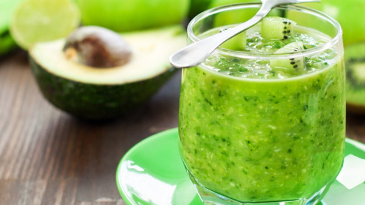 How to make a kiwi avocado smoothie at home in 5 easy steps