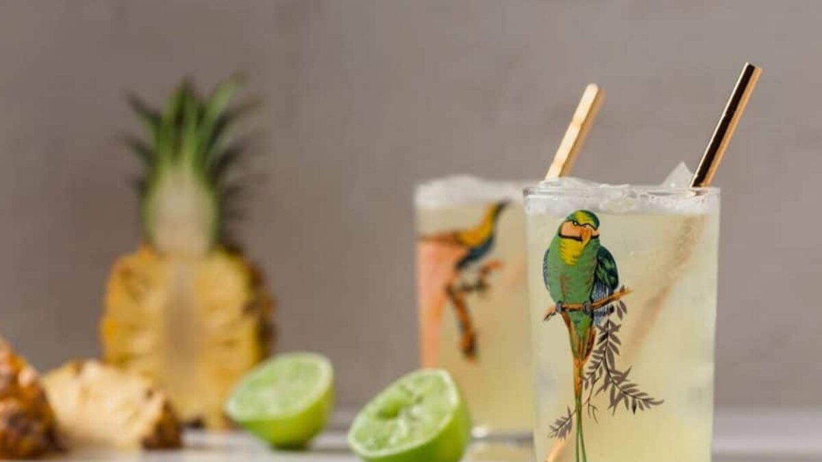 How to make a pineapple gin cooler at home in 5 refreshing steps
