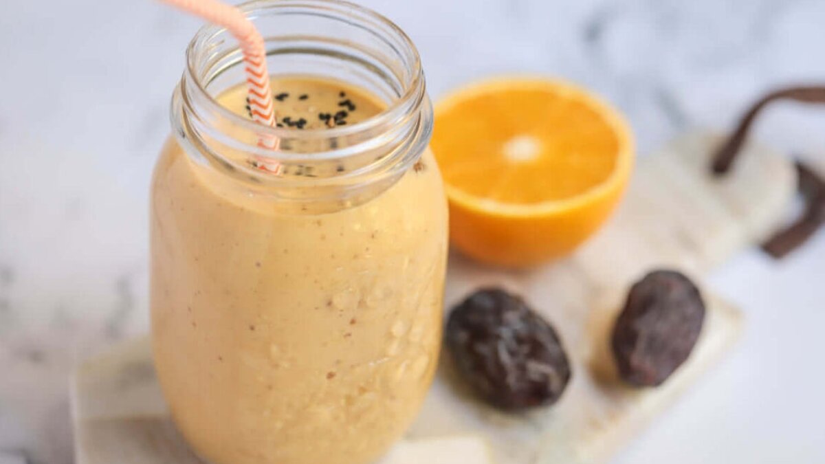 How to make orange and date smoothie in 5 easy steps