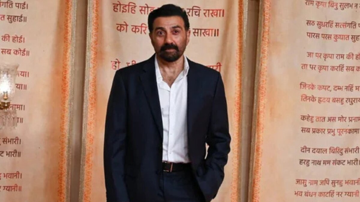 Sunny Deol returns to Yash Raj Studios after 30 years to meet Mithoon