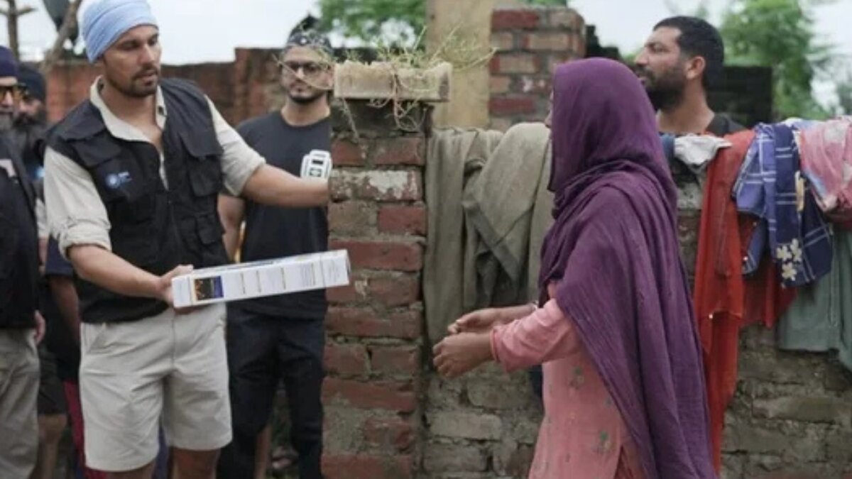 Randeep Hooda joins Punjab flood relief efforts with Global Sikhs