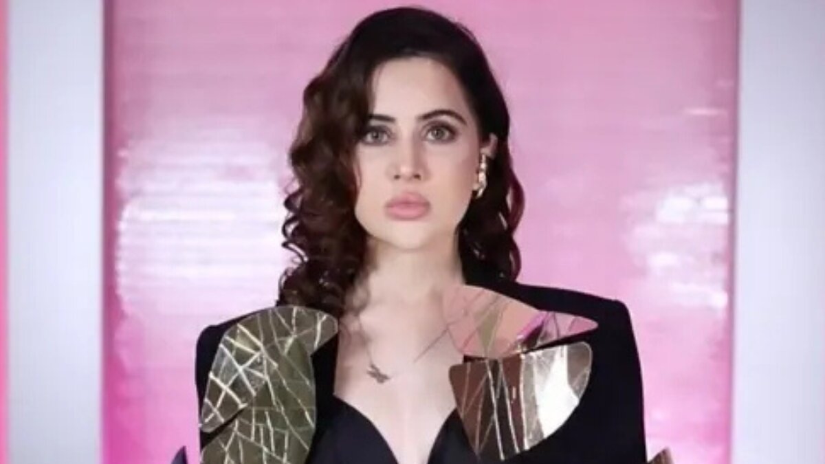 Uorfi Javed vows legal action after photo morphing threats; urges women to speak up