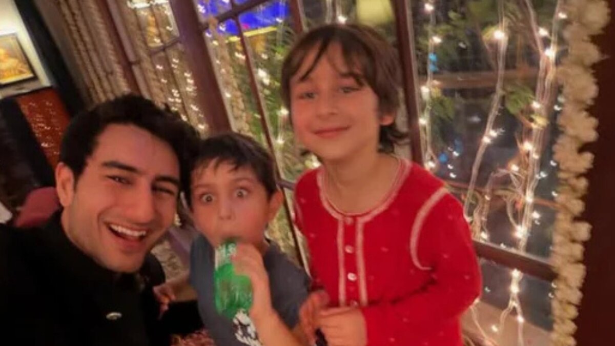 Jehangir Ali Khan wins hearts with his goofy pose in Diwali picture with brothers Ibrahim and Taimur