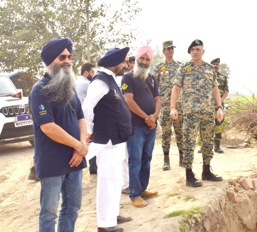 BSF DIG Hails United Sikhs’ ‘Mahan Seva’ for Flood Victims