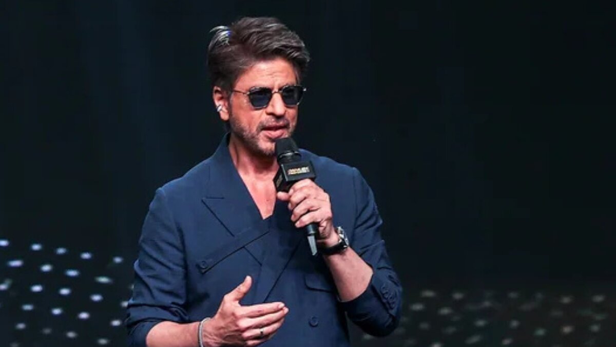 Shah Rukh Khan dances to Chaiya Chaiya as he unveils Shahrukhz tower in Mumbai