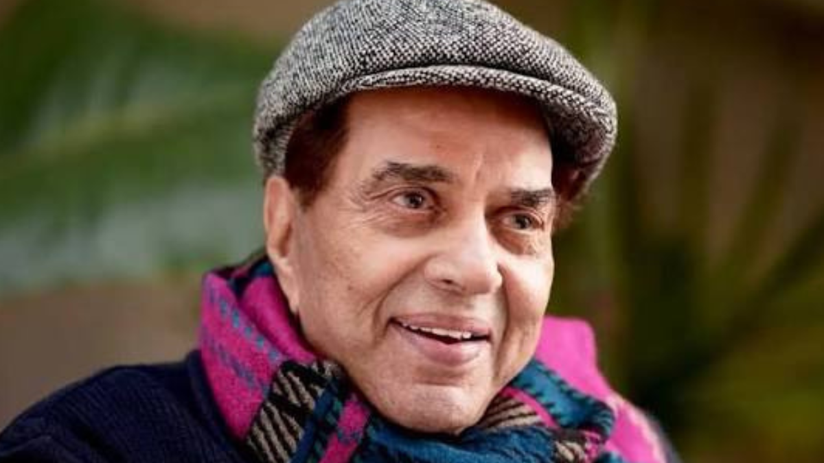 Akshay Kumar and Karan Johar pens emotional tributes to the He-Man of Hindi Cinema