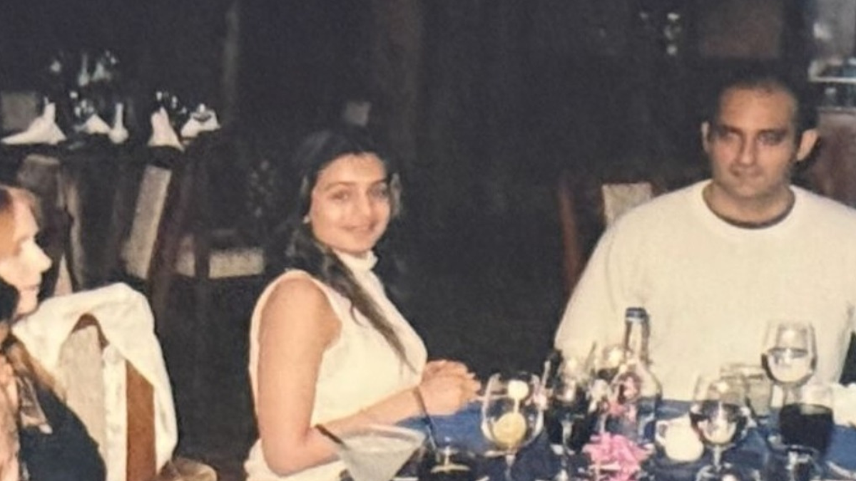 Ameesha Patel applauds Akshaye Khanna’s unmatched performances in Dhurandhar; shares a throwback picture from Humraaz promotions