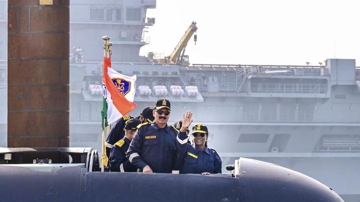 President Droupadi Murmu undertakes submarine sortie aboard INS Vaghsheer