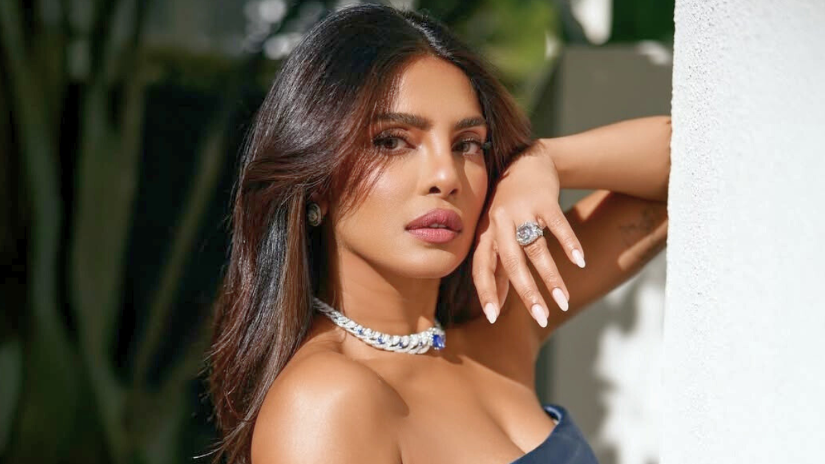 Nick Jonas hops on Teri Dulhan Sajaoongi trend while eating dosa; Priyanka Chopra can’t stop laughing